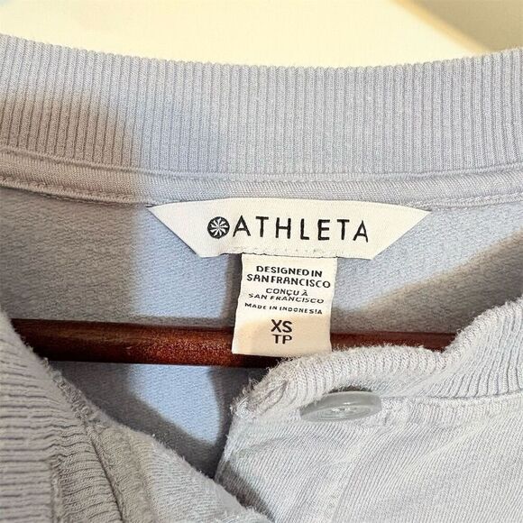 Athleta‎ Women's XS Blue 1/2 Button Henley Pullover Sweatshirt - Picture 2 of 8